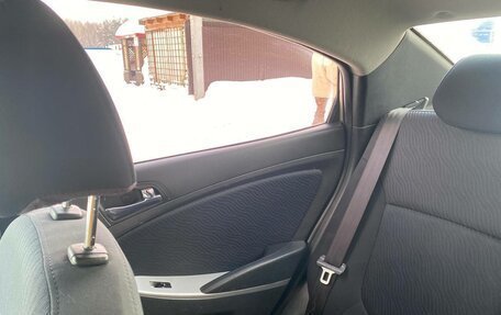 Hyundai Solaris II рестайлинг, 2013 год, 570 000 рублей, 22 фотография