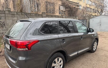 Mitsubishi Outlander III рестайлинг 3, 2016 год, 1 590 000 рублей, 3 фотография