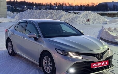 Toyota Camry, 2019 год, 2 950 000 рублей, 3 фотография