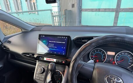 Toyota Wish II, 2009 год, 1 400 000 рублей, 22 фотография