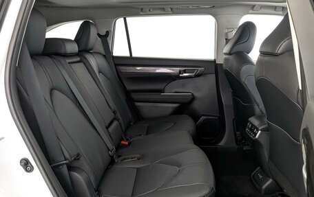 Toyota Highlander, 2025 год, 6 400 000 рублей, 12 фотография