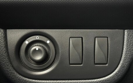 Renault Sandero II рестайлинг, 2019 год, 1 280 000 рублей, 20 фотография