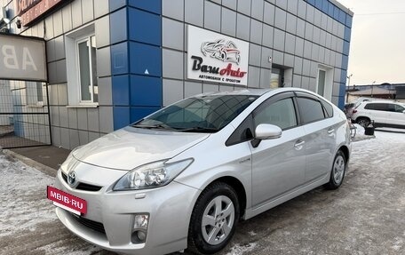 Toyota Prius, 2011 год, 1 097 000 рублей, 3 фотография