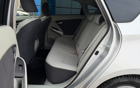 Toyota Prius, 2011 год, 1 097 000 рублей, 16 фотография