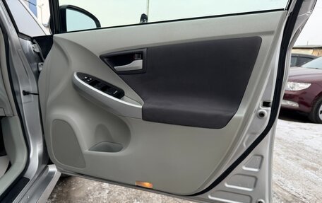 Toyota Prius, 2011 год, 1 097 000 рублей, 17 фотография