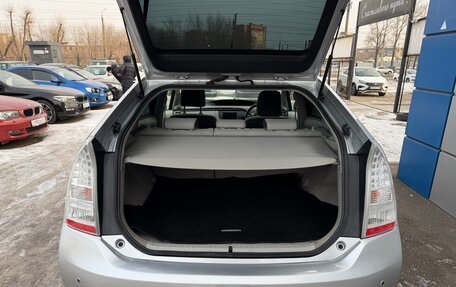 Toyota Prius, 2011 год, 1 097 000 рублей, 23 фотография