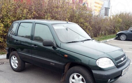 Chevrolet Niva I рестайлинг, 2004 год, 180 000 рублей, 3 фотография