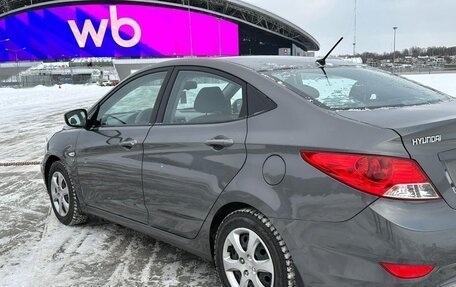 Hyundai Solaris II рестайлинг, 2014 год, 800 000 рублей, 2 фотография