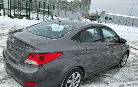 Hyundai Solaris II рестайлинг, 2014 год, 800 000 рублей, 3 фотография