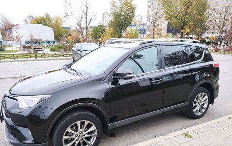 Toyota RAV4, 2018 год, 2 300 000 рублей, 1 фотография
