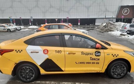 Hyundai Solaris II рестайлинг, 2018 год, 650 000 рублей, 2 фотография