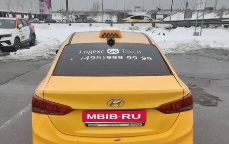 Hyundai Solaris II рестайлинг, 2018 год, 650 000 рублей, 3 фотография