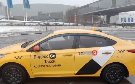 Hyundai Solaris II рестайлинг, 2018 год, 650 000 рублей, 4 фотография