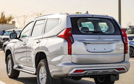 Mitsubishi Montero Sport, 2023 год, 4 090 000 рублей, 5 фотография