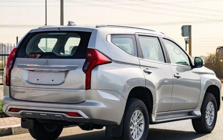 Mitsubishi Montero Sport, 2023 год, 4 090 000 рублей, 4 фотография