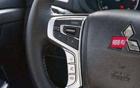 Mitsubishi Montero Sport, 2023 год, 4 090 000 рублей, 9 фотография