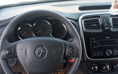 Renault Logan II, 2018 год, 970 000 рублей, 6 фотография