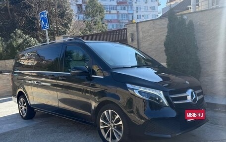 Mercedes-Benz V-Класс, 2022 год, 8 300 000 рублей, 2 фотография