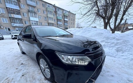 Toyota Camry, 2015 год, 2 850 000 рублей, 2 фотография