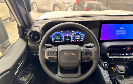 Toyota Land Cruiser Prado, 2025 год, 10 500 000 рублей, 23 фотография