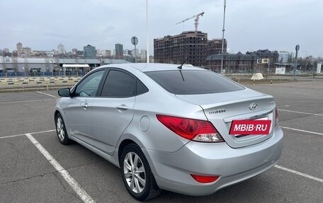 Hyundai Solaris II рестайлинг, 2011 год, 995 000 рублей, 3 фотография