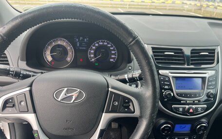 Hyundai Solaris II рестайлинг, 2011 год, 995 000 рублей, 11 фотография