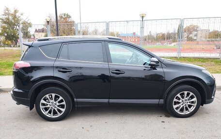 Toyota RAV4, 2018 год, 2 300 000 рублей, 3 фотография