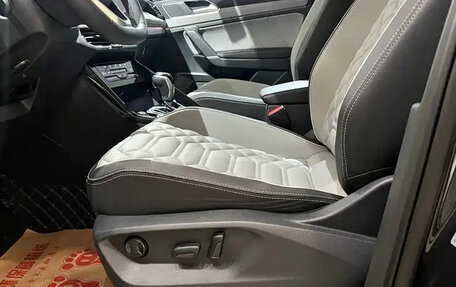 Volkswagen Touran III, 2023 год, 1 900 000 рублей, 11 фотография