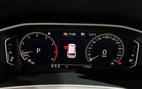 Volkswagen Touran III, 2023 год, 1 900 000 рублей, 13 фотография