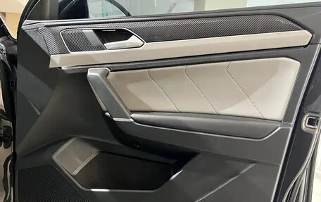 Volkswagen Touran III, 2023 год, 1 900 000 рублей, 14 фотография