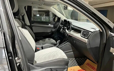 Volkswagen Touran III, 2023 год, 1 900 000 рублей, 18 фотография