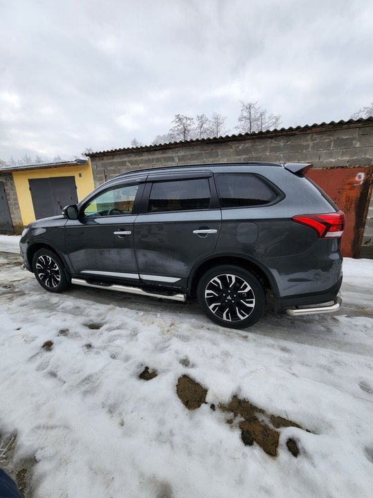 Mitsubishi Outlander III рестайлинг 3, 2021 год, 3 350 000 рублей, 5 фотография