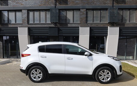 KIA Sportage IV рестайлинг, 2018 год, 2 300 000 рублей, 2 фотография