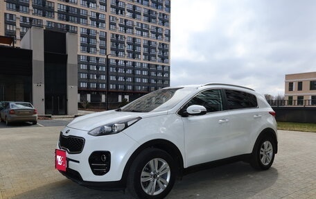 KIA Sportage IV рестайлинг, 2018 год, 2 300 000 рублей, 6 фотография