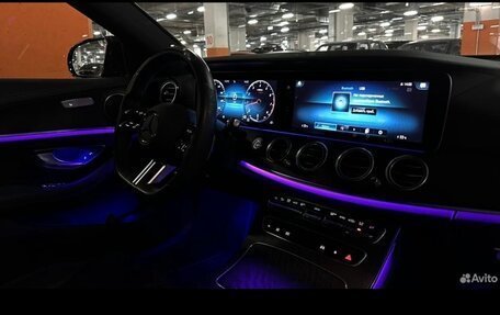 Mercedes-Benz E-Класс, 2022 год, 5 100 000 рублей, 1 фотография