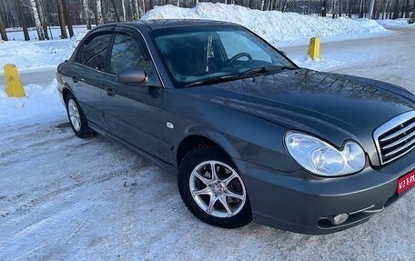 Hyundai Sonata IV рестайлинг, 2005 год, 400 000 рублей, 1 фотография