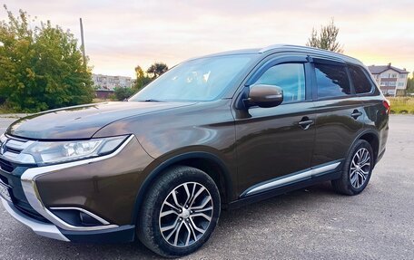 Mitsubishi Outlander III рестайлинг 3, 2015 год, 1 550 000 рублей, 1 фотография