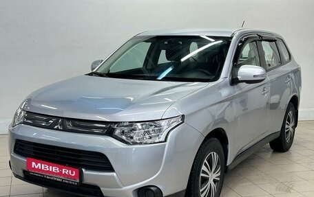 Mitsubishi Outlander III рестайлинг 3, 2013 год, 1 230 000 рублей, 1 фотография