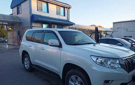 Toyota Land Cruiser Prado 150 рестайлинг 2, 2020 год, 4 300 000 рублей, 11 фотография