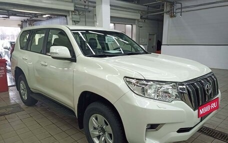 Toyota Land Cruiser Prado 150 рестайлинг 2, 2020 год, 4 300 000 рублей, 15 фотография