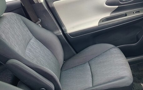 Toyota Wish II, 2012 год, 1 550 000 рублей, 11 фотография