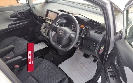 Toyota Wish II, 2012 год, 1 550 000 рублей, 9 фотография