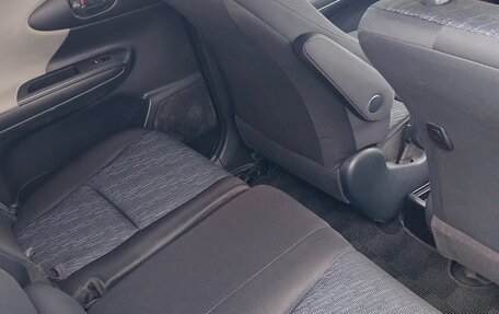 Toyota Wish II, 2012 год, 1 550 000 рублей, 16 фотография