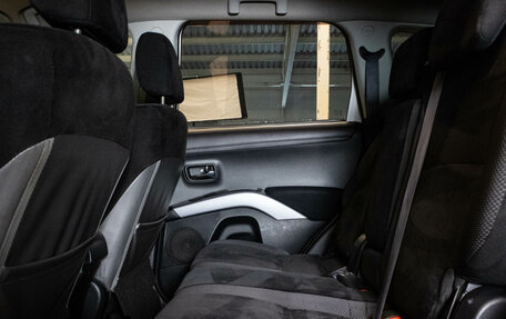 Mitsubishi Outlander III рестайлинг 3, 2010 год, 1 149 000 рублей, 10 фотография