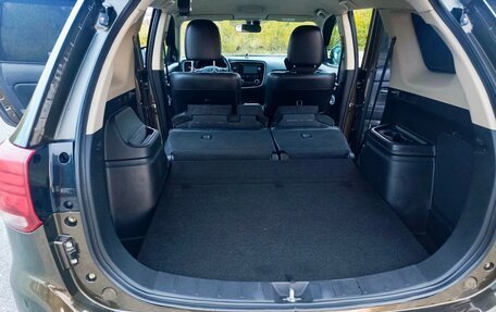 Mitsubishi Outlander III рестайлинг 3, 2015 год, 1 550 000 рублей, 17 фотография