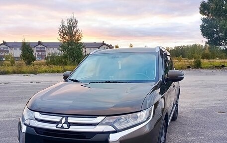 Mitsubishi Outlander III рестайлинг 3, 2015 год, 1 550 000 рублей, 12 фотография