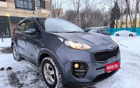 KIA Sportage IV рестайлинг, 2017 год, 2 000 000 рублей, 2 фотография