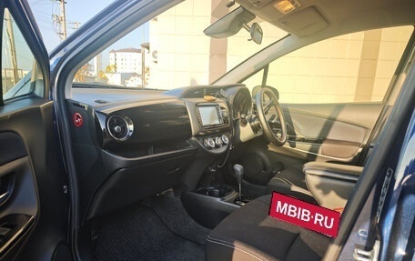 Toyota Vitz, 2018 год, 900 000 рублей, 7 фотография