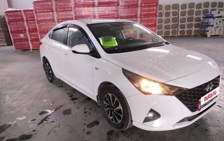 Hyundai Solaris II рестайлинг, 2022 год, 1 800 000 рублей, 2 фотография