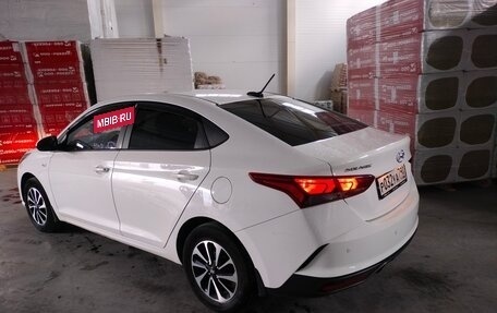 Hyundai Solaris II рестайлинг, 2022 год, 1 800 000 рублей, 7 фотография